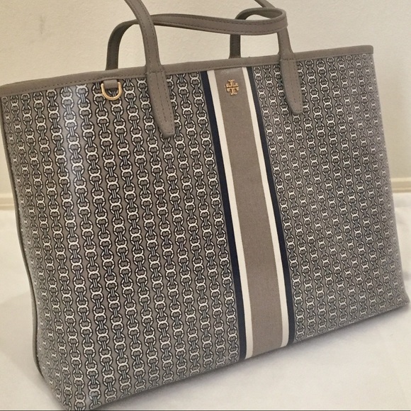 Tory Burch Handbags - Tory Burch Gemini Link Tote